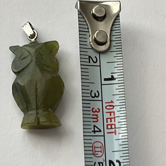 Vintage hand carved Jade owl pendant and ring set; ring is size 8 - Picture 6 of 9